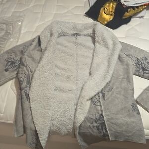 Sweater Jacket- 100% Polyester- VERY SOFT And Warm- Tempo Paris- Size Medium.